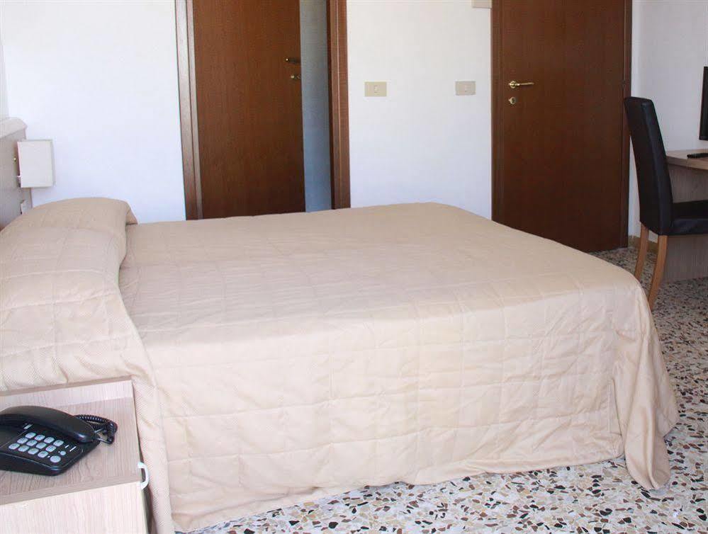 Hotel Astoria Caorle Esterno foto