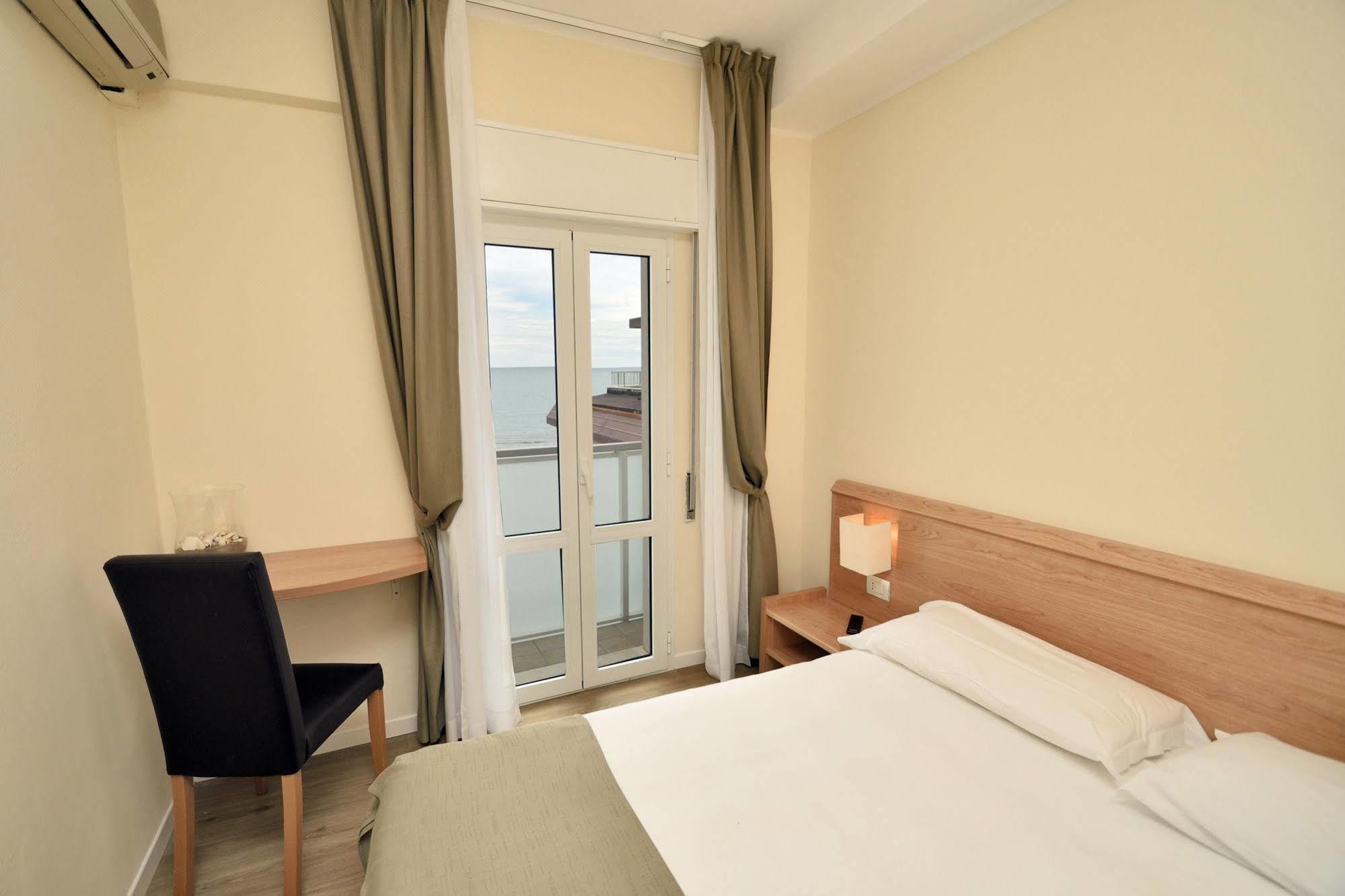 Hotel Astoria Caorle Esterno foto